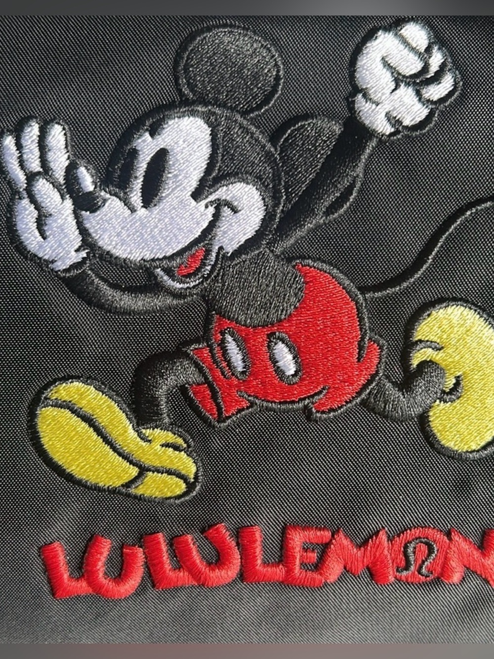 🆕 LULULEMON X DISNEY Everywhere Belt Bag 1L Mickey in Motion Graphic Black NWT - Picture 17 of 17